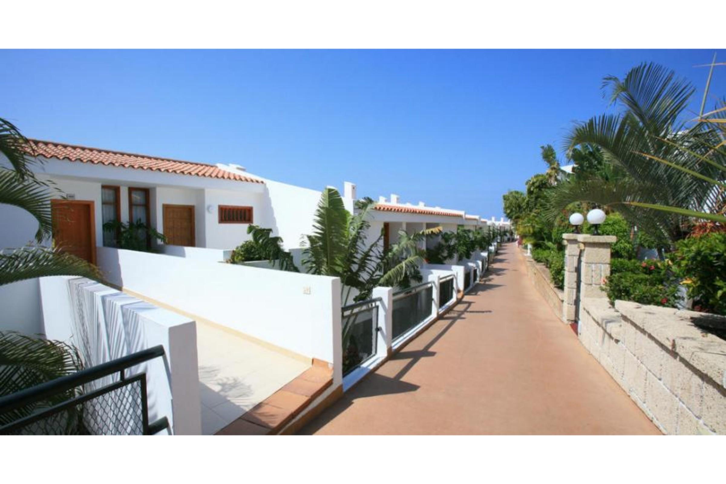 Hotel Malibu Park Адехе Екстер'єр фото
