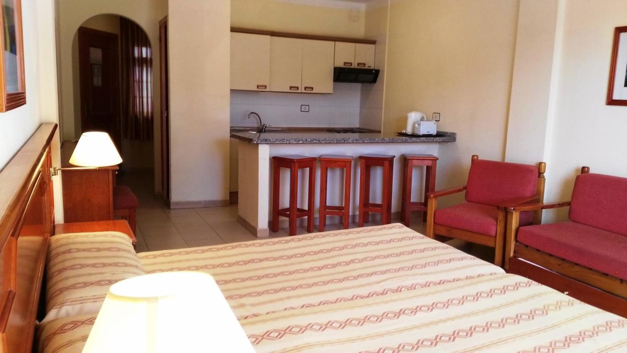 Hotel Malibu Park Адехе Екстер'єр фото