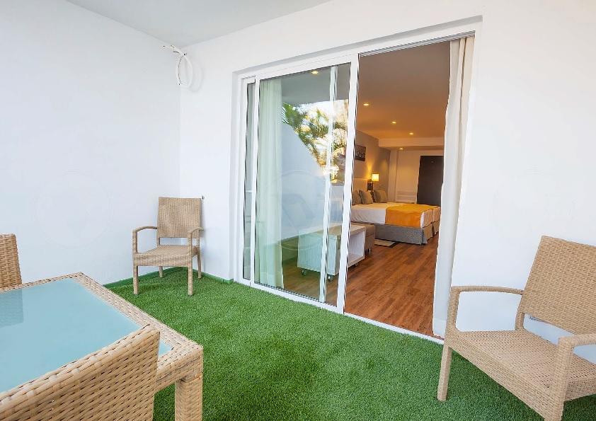 Hotel Malibu Park Адехе Екстер'єр фото